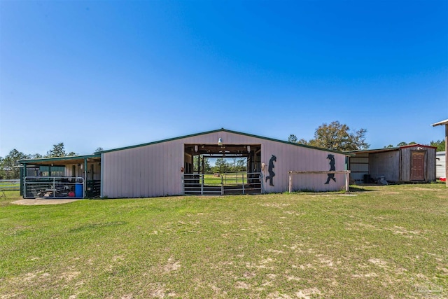view of outdoor structure featuring an outbuilding and an exterior structure