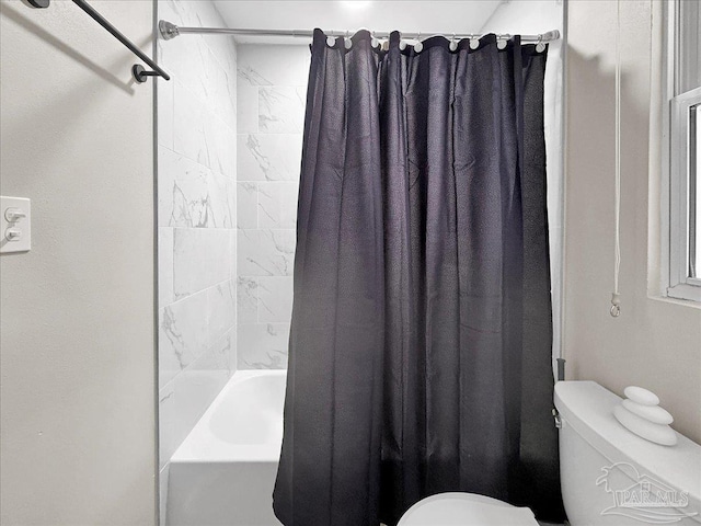 202 Henry St, Pensacola, FL 32507 - full bathroom featuring shower / bath combo and toilet