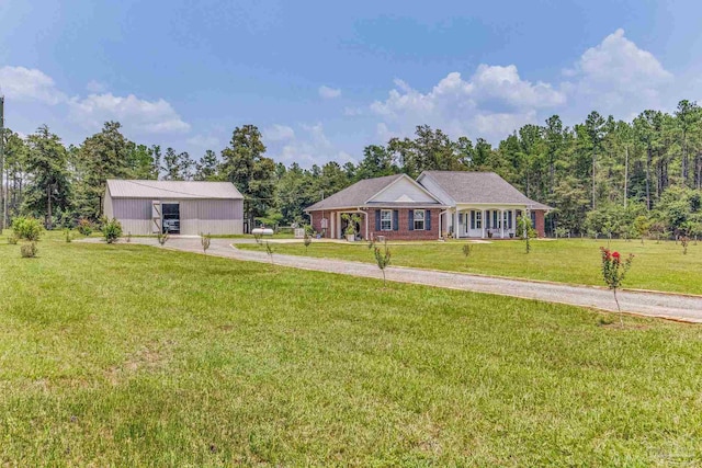 single story home with a front yard