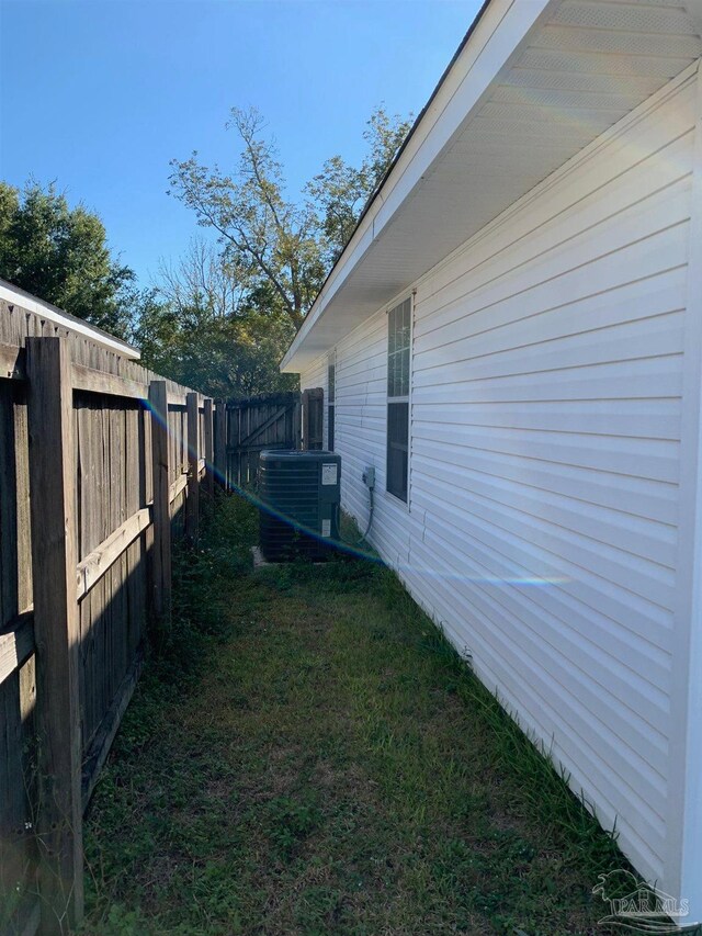 view of yard featuring cooling unit