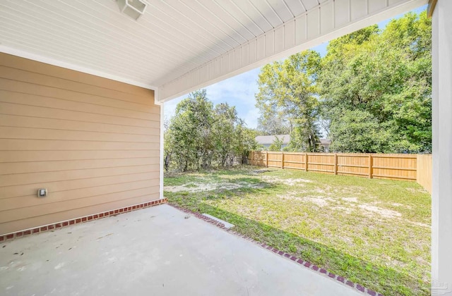 view of yard featuring a patio