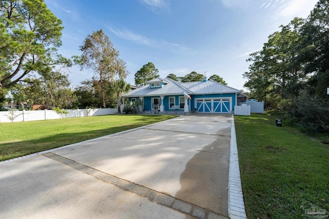 view of front of home featuring a front lawn and covered porch