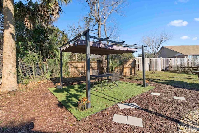 view of yard featuring a pergola