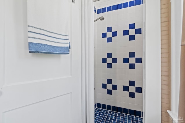 1703 E Avery St, Pensacola, FL 32503 - full bathroom featuring tiled shower