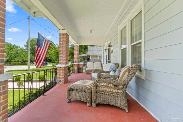 1703 E Avery St, Pensacola, FL 32503 - view of porch