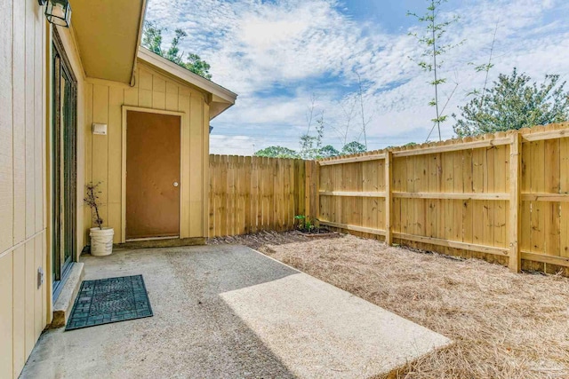 view of yard with a patio area