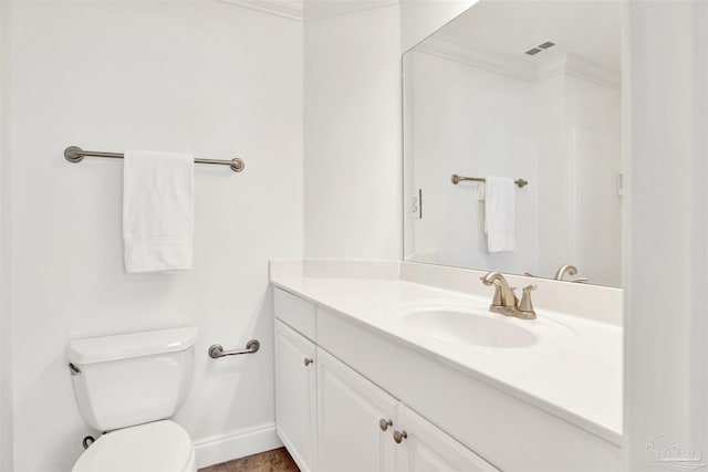 17075 Perdido Key Dr Unit 4E, Pensacola, FL 32507 - bathroom with vanity, toilet, crown molding, and baseboards