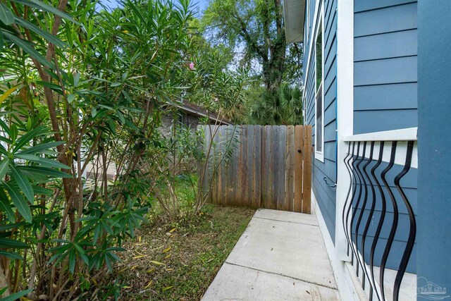277 Seamarge Ln, Pensacola, FL 32507 - view of yard