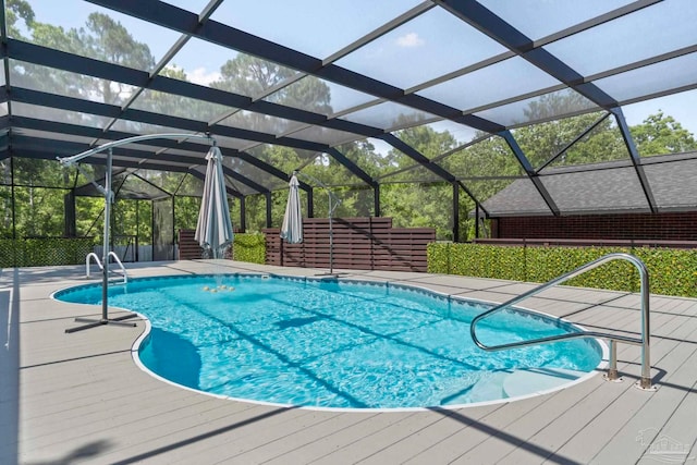 2960 Laurel Dr, Gulf Breeze, FL 32563 - swimming pool featuring a patio area