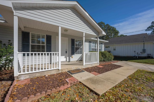 view of front of house with a porch