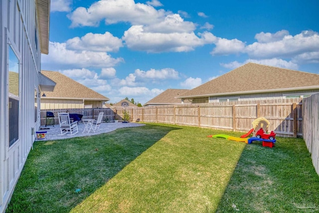 view of yard featuring a patio