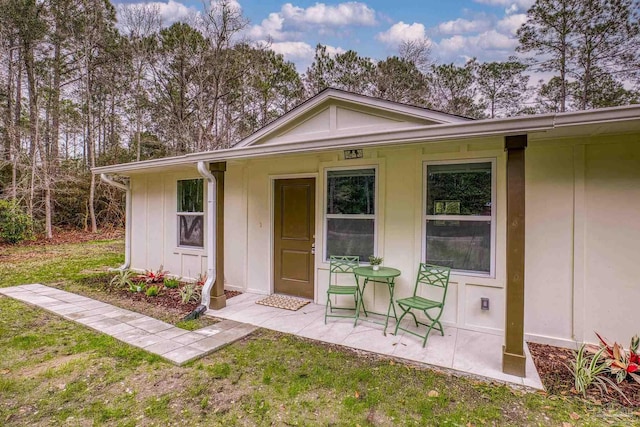 exterior space featuring a yard