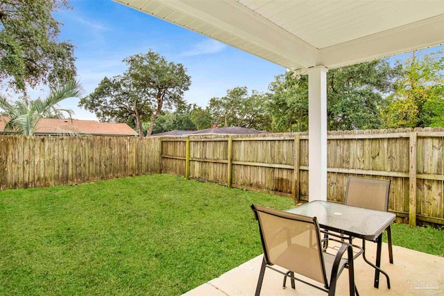 view of yard with a patio