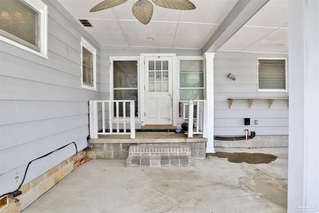 1001 E Bobe St, Pensacola, FL 32503 - doorway to property featuring a ceiling fan and visible vents