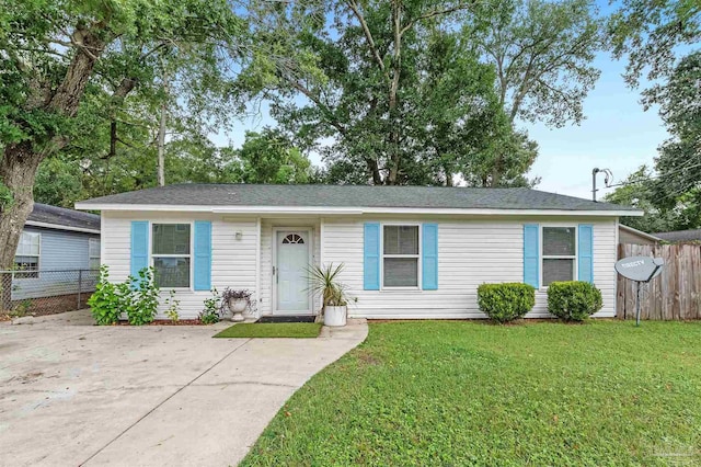 view of front of house with a front yard