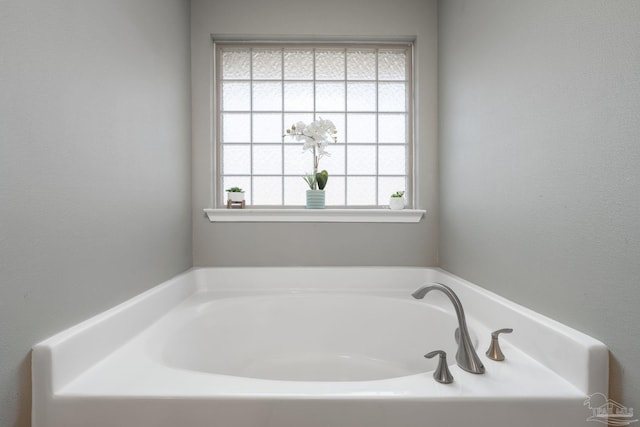 6018 Autumn Pines Cir, Pace, FL 32571 - full bath with a garden tub