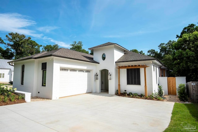 view of front facade featuring a garage