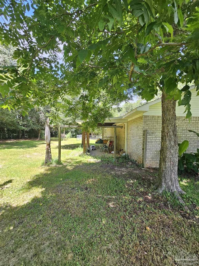 6027 Villeneuve Ln, Pensacola, FL 32526 - view of grassy yard
