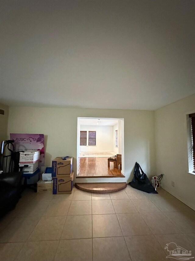 6414 Hamilton Bridge Rd, Milton, FL 32570 - view of tiled living room