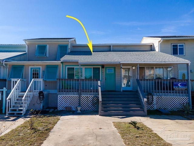 view of front of property with covered porch