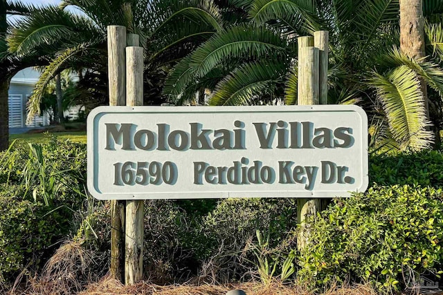 view of community / neighborhood sign