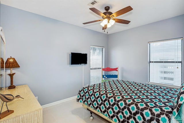 bedroom with ceiling fan