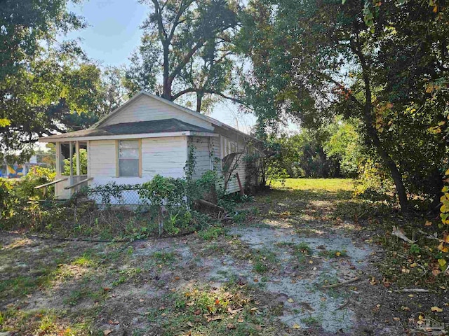 Listing photo 2 for 1207 W Zarragossa St, Pensacola FL 32502