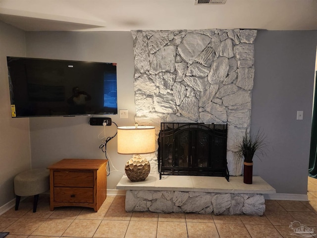3382 Green Briar Cir, Gulf Breeze, FL 32563 - detailed view of baseboards and a fireplace
