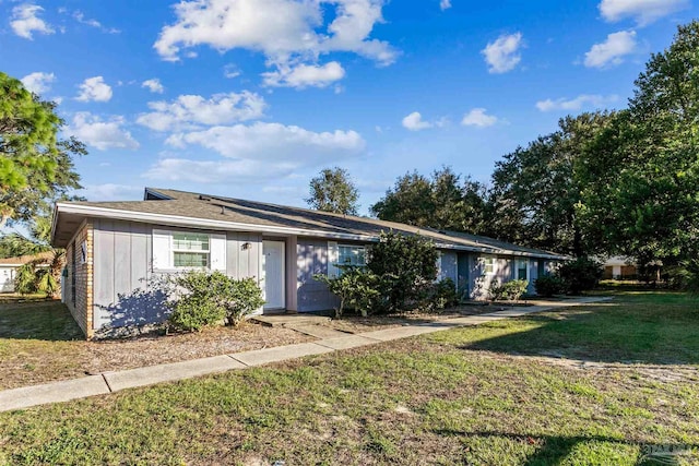 3382 Green Briar Cir, Gulf Breeze, FL 32563 - single story home with a front lawn