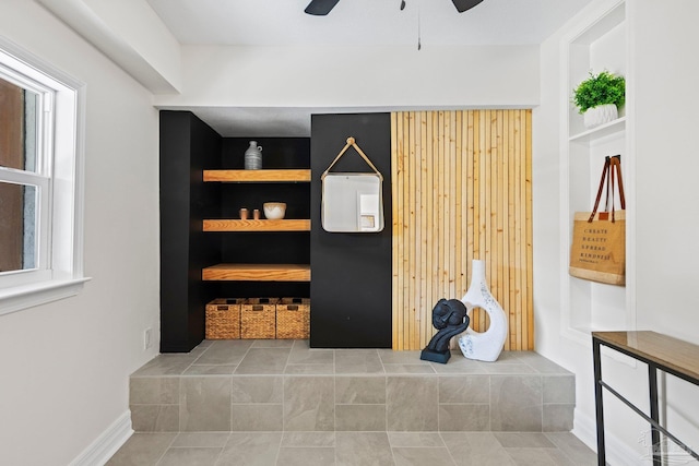 2512 N 8th Ave, Pensacola, FL 32503 - detailed view of a ceiling fan