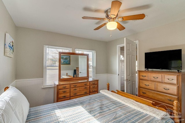 bedroom with ceiling fan