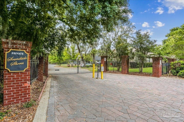 exterior space featuring fence