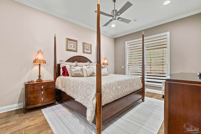 bedroom with baseboards, ceiling fan, crown molding, light wood-type flooring, and recessed lighting