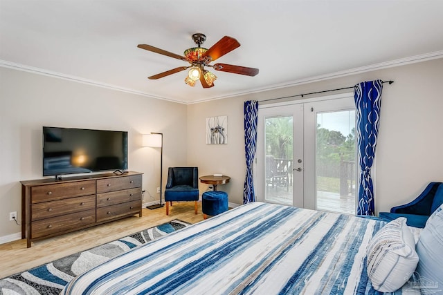 bedroom with access to exterior, ceiling fan, light hardwood / wood-style flooring, and crown molding