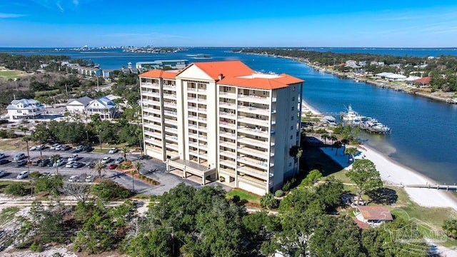 bird's eye view featuring a water view