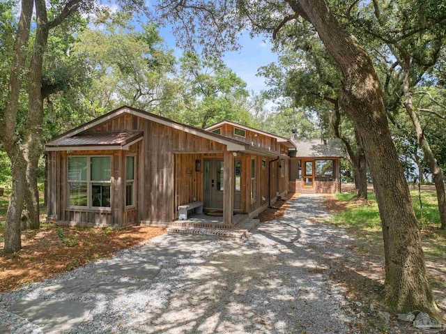 view of front of property