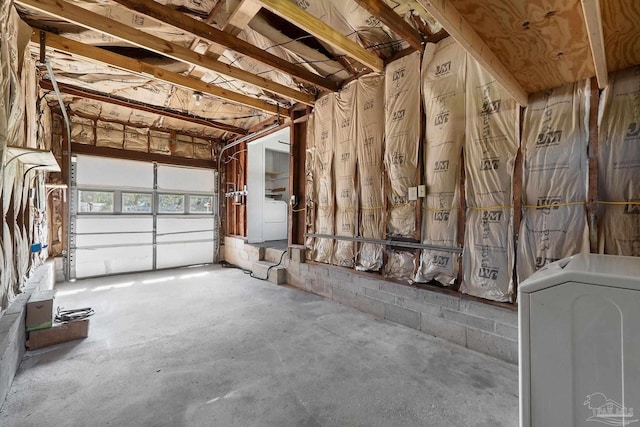 garage with washer / dryer