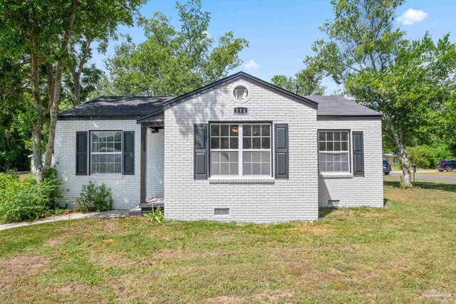 view of front of house with a front yard