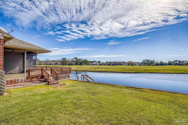 view of yard featuring a water view