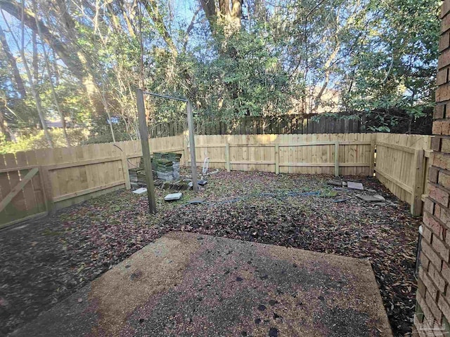 view of yard with a patio area