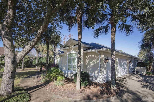 view of front facade with a garage