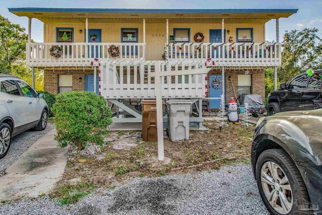 view of front of home featuring covered porch