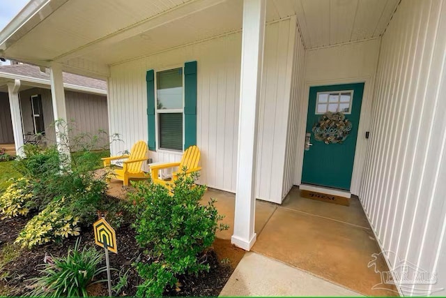 property entrance with a porch