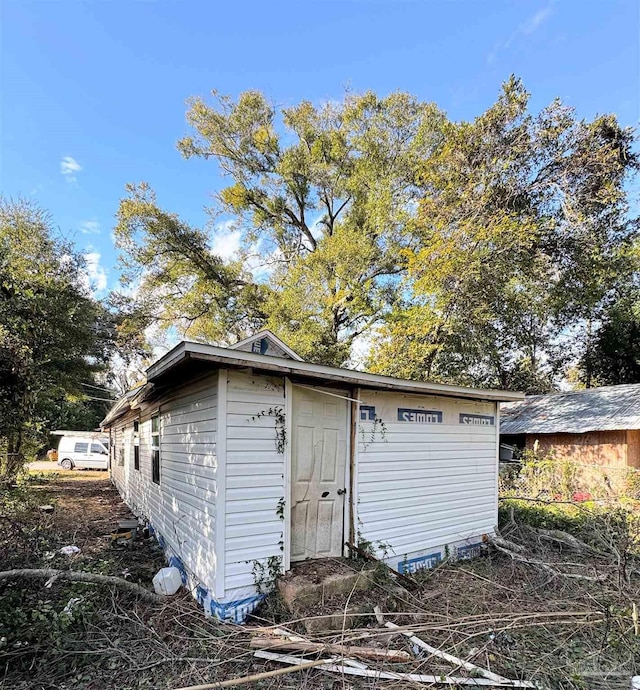 view of outbuilding