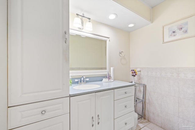 1650 Bulevar Menor, Pensacola Beach, FL 32561 - bathroom with vanity and tile patterned flooring
