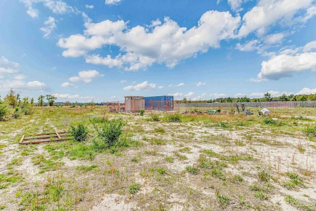 view of yard featuring a rural view