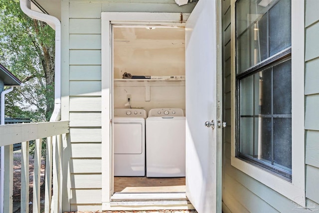2811 Langley Ave Unit 221, Pensacola, FL 32504 - laundry area with washer and dryer