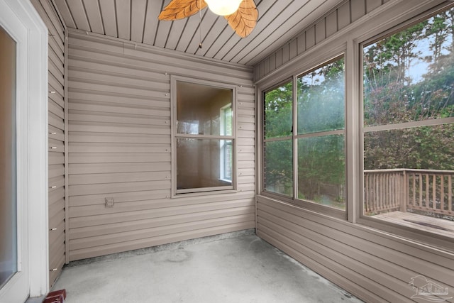 208 Millet Cir, Cantonment, FL 32533 - unfurnished sunroom featuring a ceiling fan