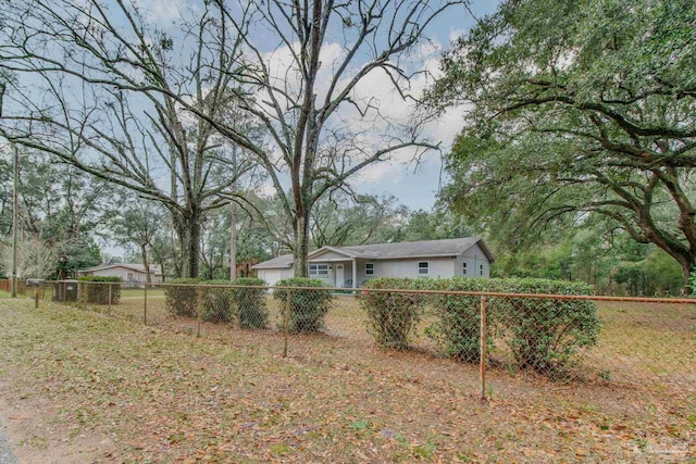 view of yard featuring fence