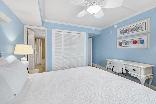 bedroom with ceiling fan, a closet, baseboards, and crown molding